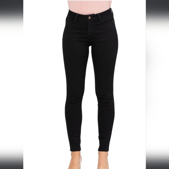 Judy Blue Mid-Rise Non Distressed Black Skinny Jeans - Picture 10 of 13